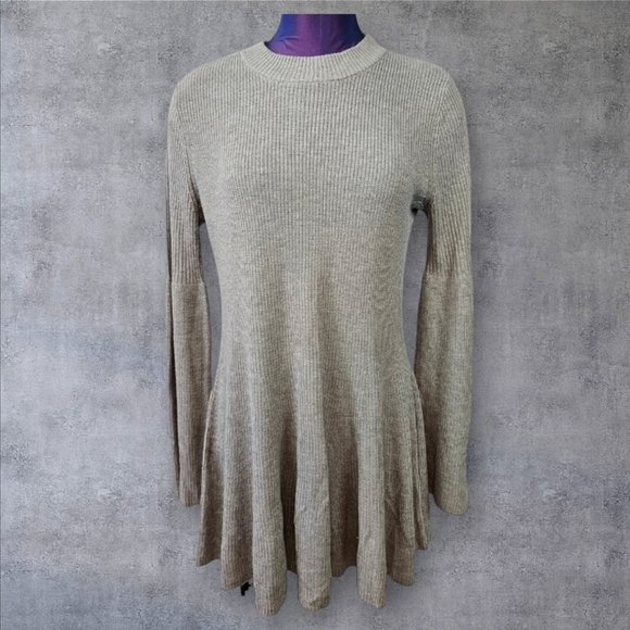 Laurie Felt Frilling Hem Round Neck‎ Bell Sleeve Gray Sweater Dress Size Small - Picture 1 of 9
